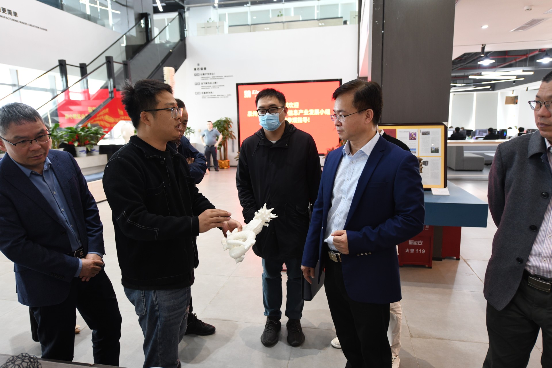 促協作，謀發展！泉州市洛江區電子信息產業發展小組蒞臨金石三維參觀調研